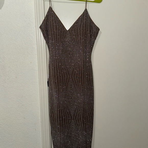 Elegant Brown Evening Dress - Picture 1 of 4